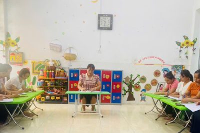 TỔ NHÀ TRẺ TỔ CHỨC SINH HOẠT CHUYÊN MÔN THEO HƯỚNG NGHIÊN CỨU BÀI HỌC