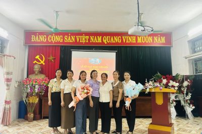 LỄ KẾT NẠP ĐẢNG VIÊN MỚI CHO 2 ĐỒNG CHÍ LÃ THỊ THƠM, ĐẶNG THỊ DUYÊN CHI BỘ TRƯỜNG MẦM NON NAM HỒNG