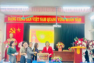 TRƯỜNG MN NAM HỒNG TỔ CHỨC HỘI NGHỊ KIỂM ĐIỂM, ĐÁNH GIÁ VÀ XẾP LOẠI CHẤT LƯỢNG TẬP THỂ, CÁ NHÂN NĂM 2025